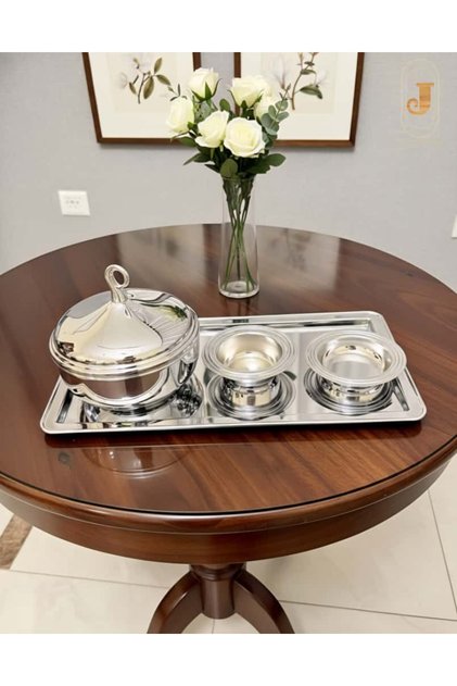 Silver tray set with dates