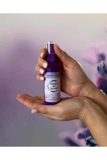 Apa florala de lavanda