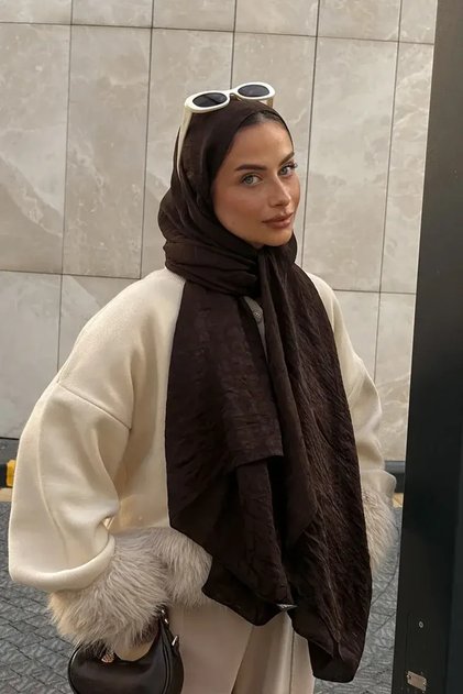 شال جاكار فاخر بنمط حلقي - بني غامق