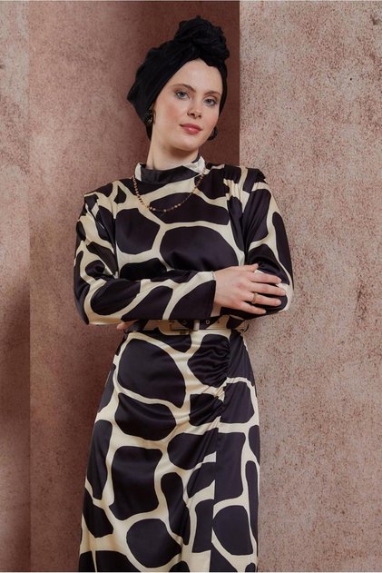 PATTERNED BELTED SATIN DRESS 44506