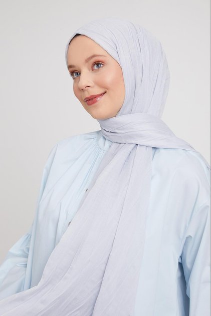 A.Grey Pleated Cotton Shawl