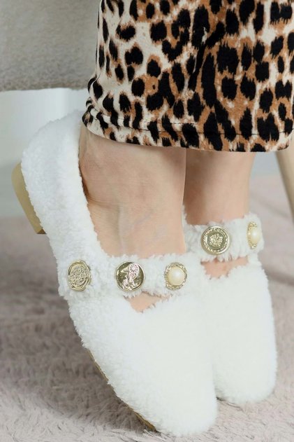 Women's Pearl and Tuğra Detailed Plush Ballerinas