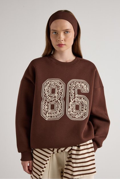 Women's Coffee Süzene Embroidered Fleece-Lined Sweatshirts 30065