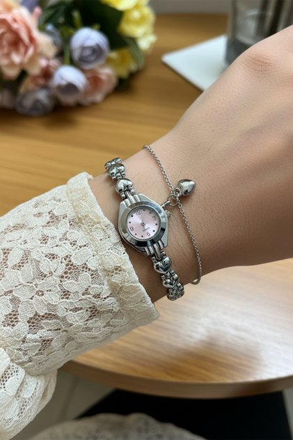 Heart Charmed Silver Heart Cord Minimal Round Case Women Vintage Wristwatch