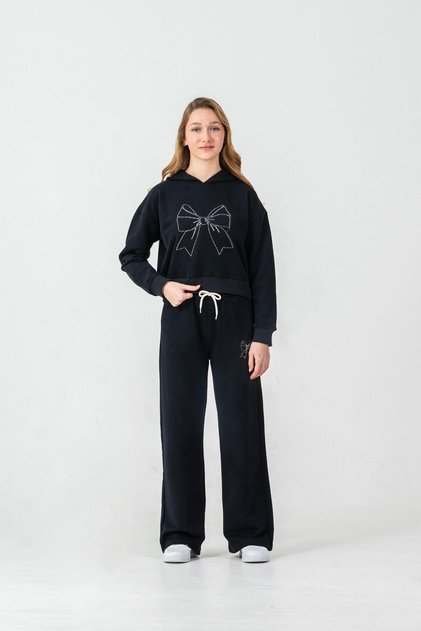 Hooded Girls' Tracksuit Set with Applique on the Front and Bottom and Embroidery