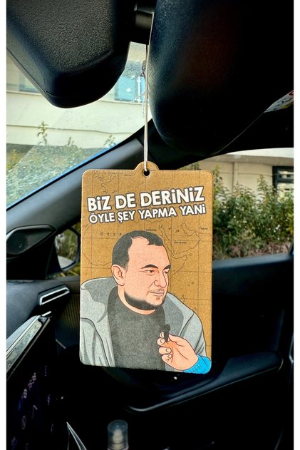 BİZDE DERİNİZ TASARIMLI EĞLENCELİ ARAÇ KOKUSU VE OTO AKSESUARI
