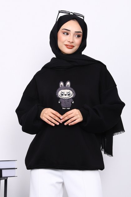 عرق أسود برقبة دائرية وثلاثة خيوط