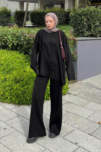 Asymmetrical Crew Neck Knitwear Set Black