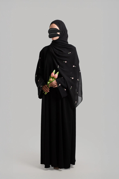 طقم عباية مطرزة - أسود