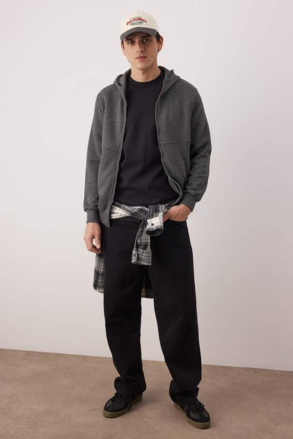 Gri Regular/Normal Kesim Dokulu Kapüşonlu Sweatshirt TMNAW26SW00061