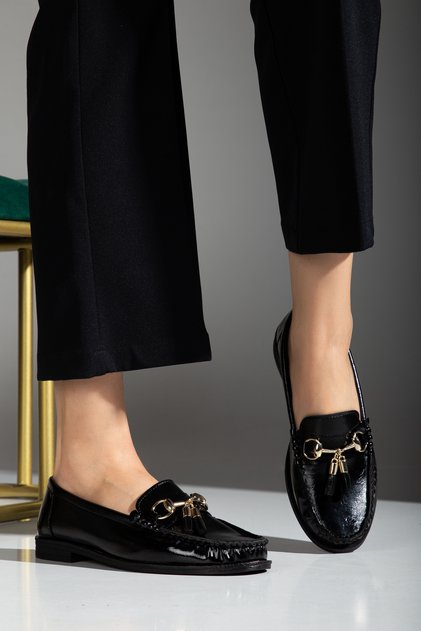 Black Patent Leather Buckle Detailed Tasseled Women's Loafer Shoes