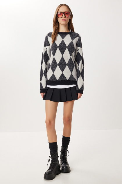 Baklava Patterned Fuzzy Effect Soft Sweater Lfn0127 Black Gray