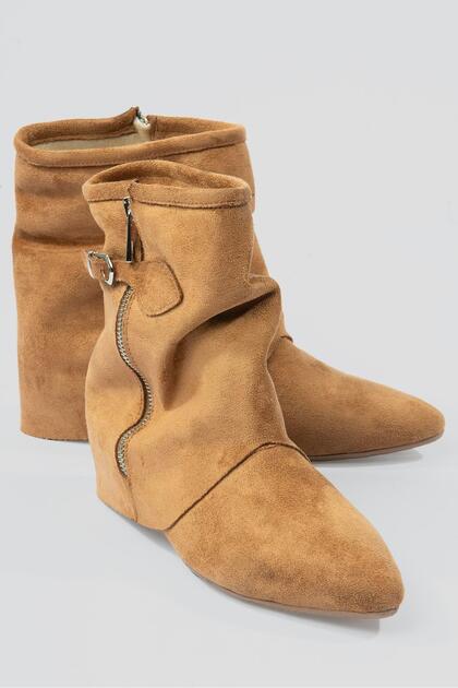 Women's Suede Boots with Zipper and Buckle, Tan Armela