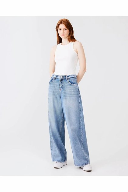 Olya Zarına Wash Women's Jean Pants