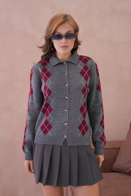 Women's Diamond Patterned Buttoned Front Collared Knit Cardigan