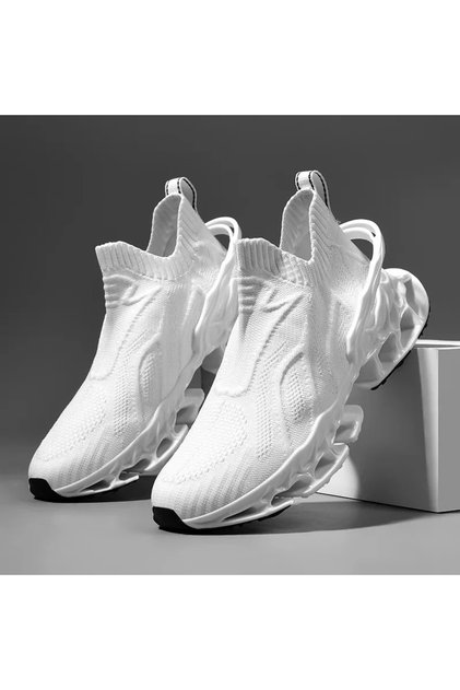 Easy-to-wear athletic shoes