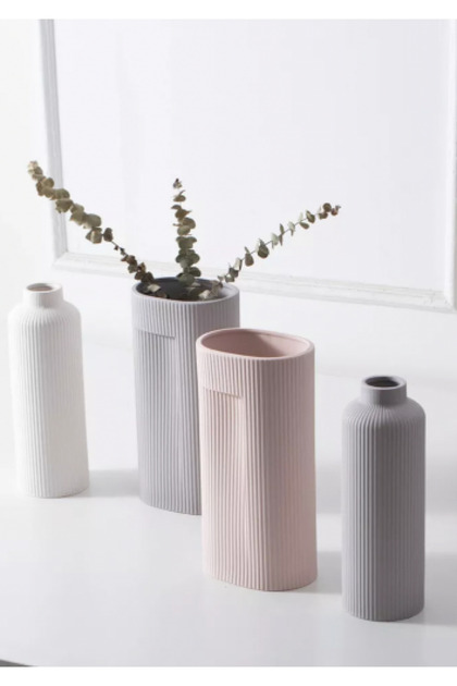 Ceramic flower vase with a calm and modern design, gray