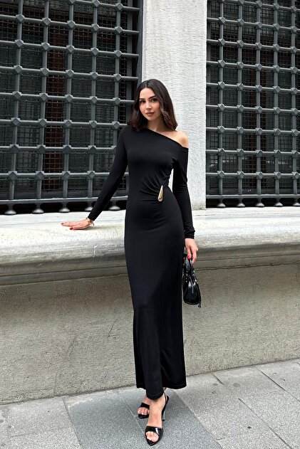 Accessory-Detail Bikini Neck Drop Sleeve Sandy Dress