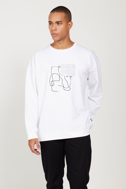 White Oversized Loose Fit Crew Neck Printed Comfortable Sweatshirt