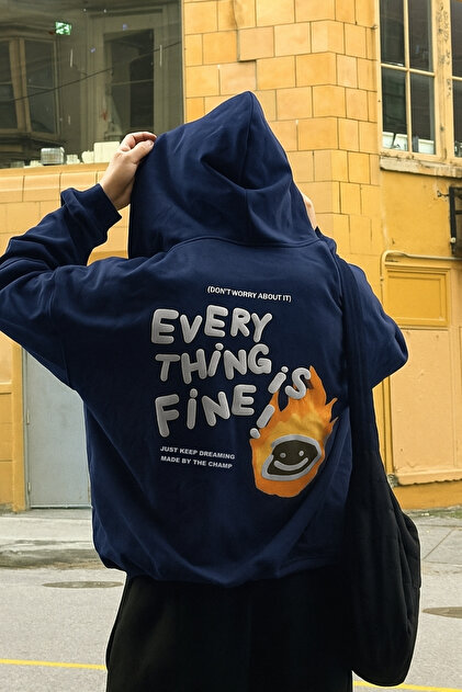 هودي سويت شيرت كبير الحجم للجنسين مطبوع عليه Every Thing Is Fine باللون الأزرق الداكن - بقلنسوة، وجيب كانجارو