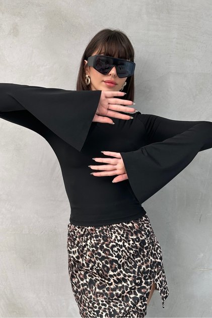 Mock Neck Ruched Detail Spanish Sleeve Slim Fit Knitwear Look Blouse