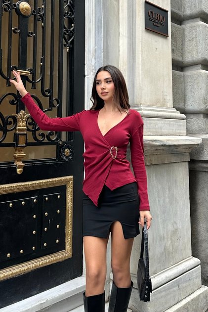 Women's Double-Breasted Collar Metal Buckle Detailed Long Sleeve Asymmetrical Cut Corded Fabric Ribbed Knit Blouse