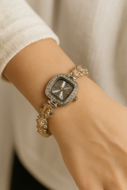Stoned Women's Wristwatch