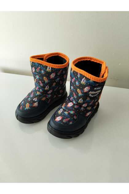 Knetix Model Is a Useful Children's Boot
