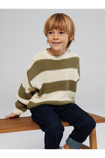 سترة محبوكة للأولاد برقبة دائرية