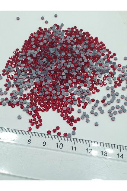 Hotfix Iron-On Stone Ss10 Red - (50 Grams - 3600 Pieces)