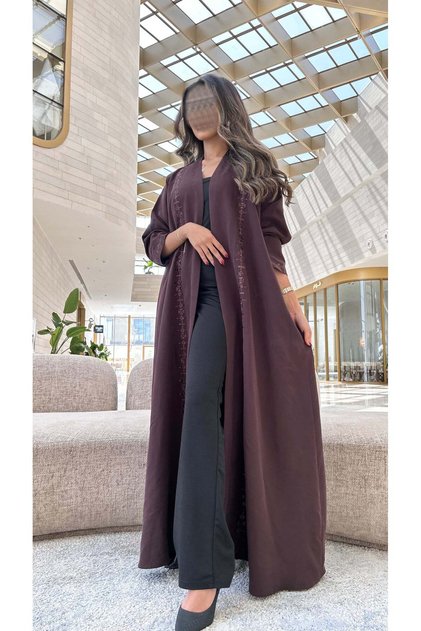 عباية بنية مع تطريز