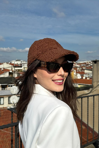 Women's Teddy Textured Winter Women's Visor Hat – Soft Lamb Fur Look Model
