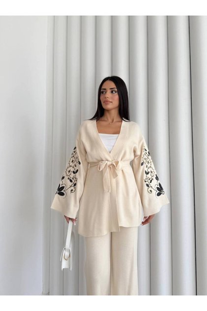Stone Embroidered Kimono Suit with Embroidery on the Sleeves and Back