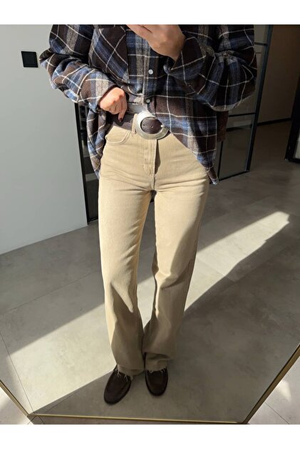Cut-To-Length Beige Washed Jeans
