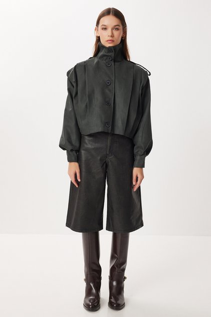Pleated Short Suede Coat Lfn0136 Khaki