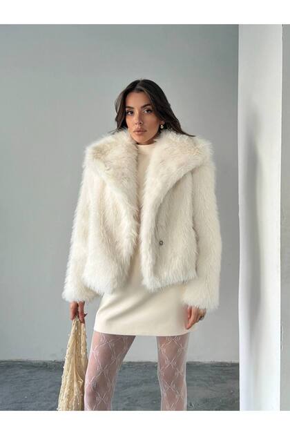 Women's Wide Collar Buttoned Loose Faux Fur