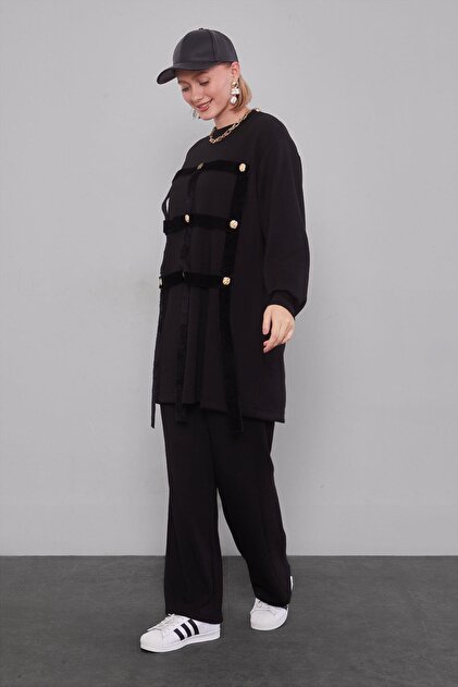 Black square-looking double set