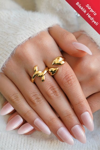 Set of 2 Modern Curved Vintage and Rope Form Vip Gold Rings