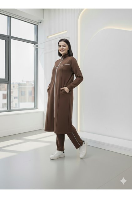 طقم بدلة رياضية مزدوجة من Camellia