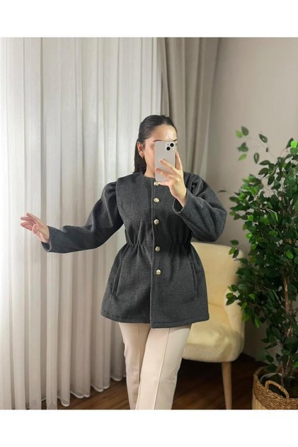 PARE ÖNÜ DÜĞMELİ BELİ BÜZGÜLÜ CEKET KAP