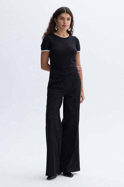 Women's Black Wide Leg Pleated Pants