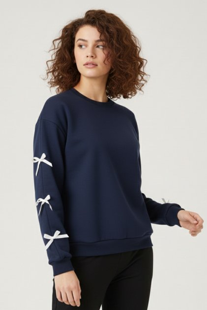 Kurdele Detaylı Kadın Bisiklet Yaka Sweatshirt Şık ve Rahat Oversize Model