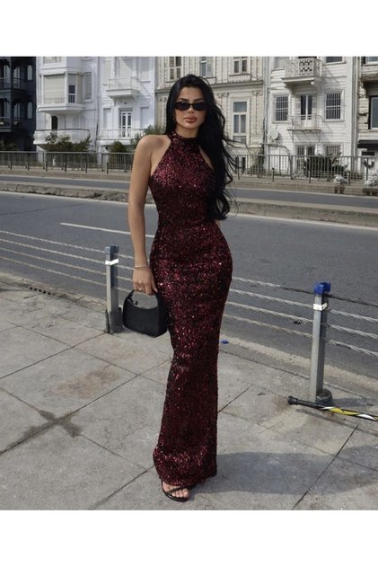 Rochie Lungă Vișinie, Mulată cu Paiete și Guler Halter, Elegantă, pentru Evenimente