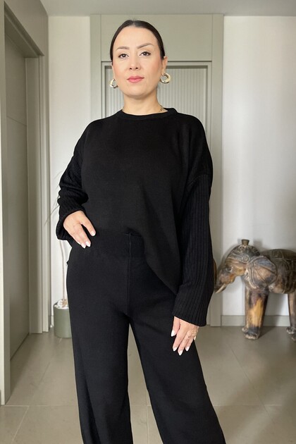 Soft and Lycra Oversized Knitwear Set with Knit Detail on the Sides