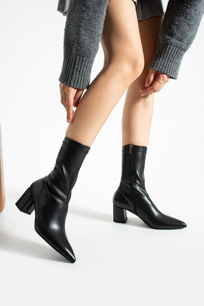 Cerny Black Matte Thick Heeled Women's Stretch Boots