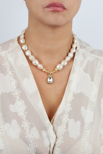 Crystal Stone Tipped Dorika Detail Pearl Necklace