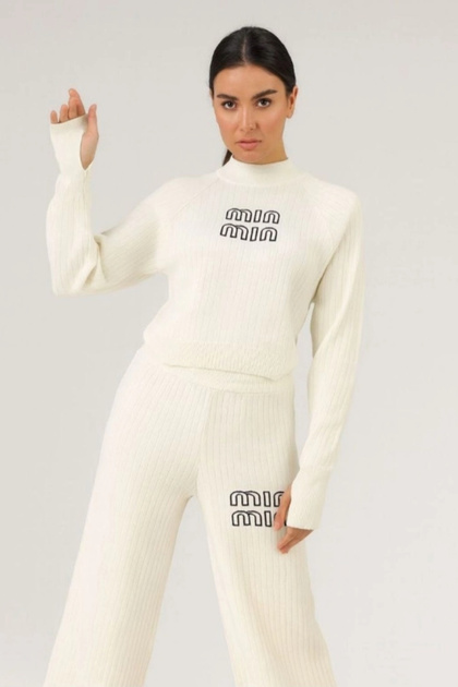 Women's Comfortable and Stylish Two-Piece Knitwear Set