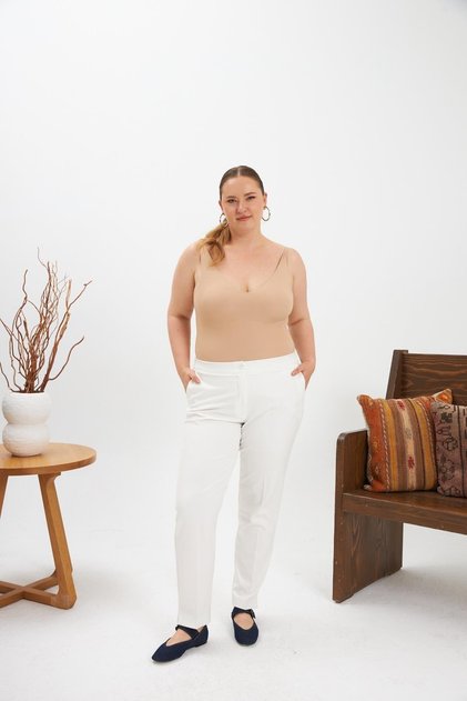 Elastic Waist Leg Mini Slit Large Size Ecru Fabric Trousers