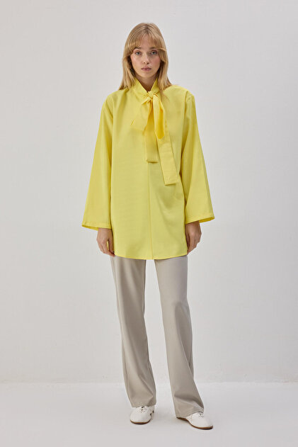 Tunic with Tie at the Neck