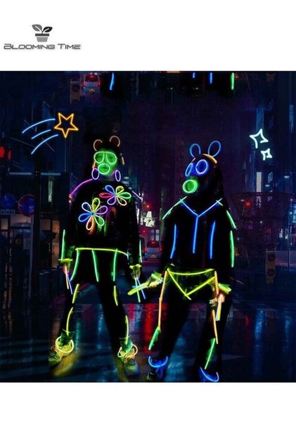 100-Piece Multi-Color Glow Stick Sets Are Available For Luminous Party Games At Night